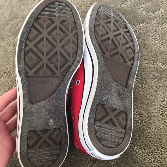Red low top converse - Picture 4 of 5